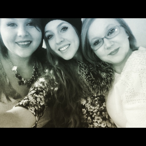 Meet your Posher, Casey - Picture 1 of 1